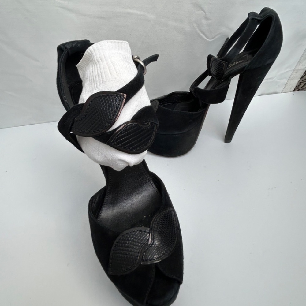 Giambattista Valli Italian Black Suede Sandals Pumps Heels - Size 7.5 - Picture 11 of 16